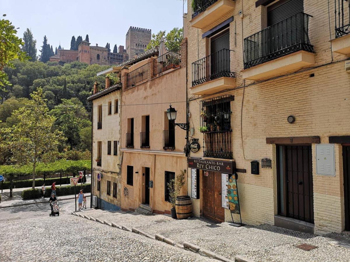 Piso Para Cuatro A Los Pies De La Alhambra Granada Exterior foto